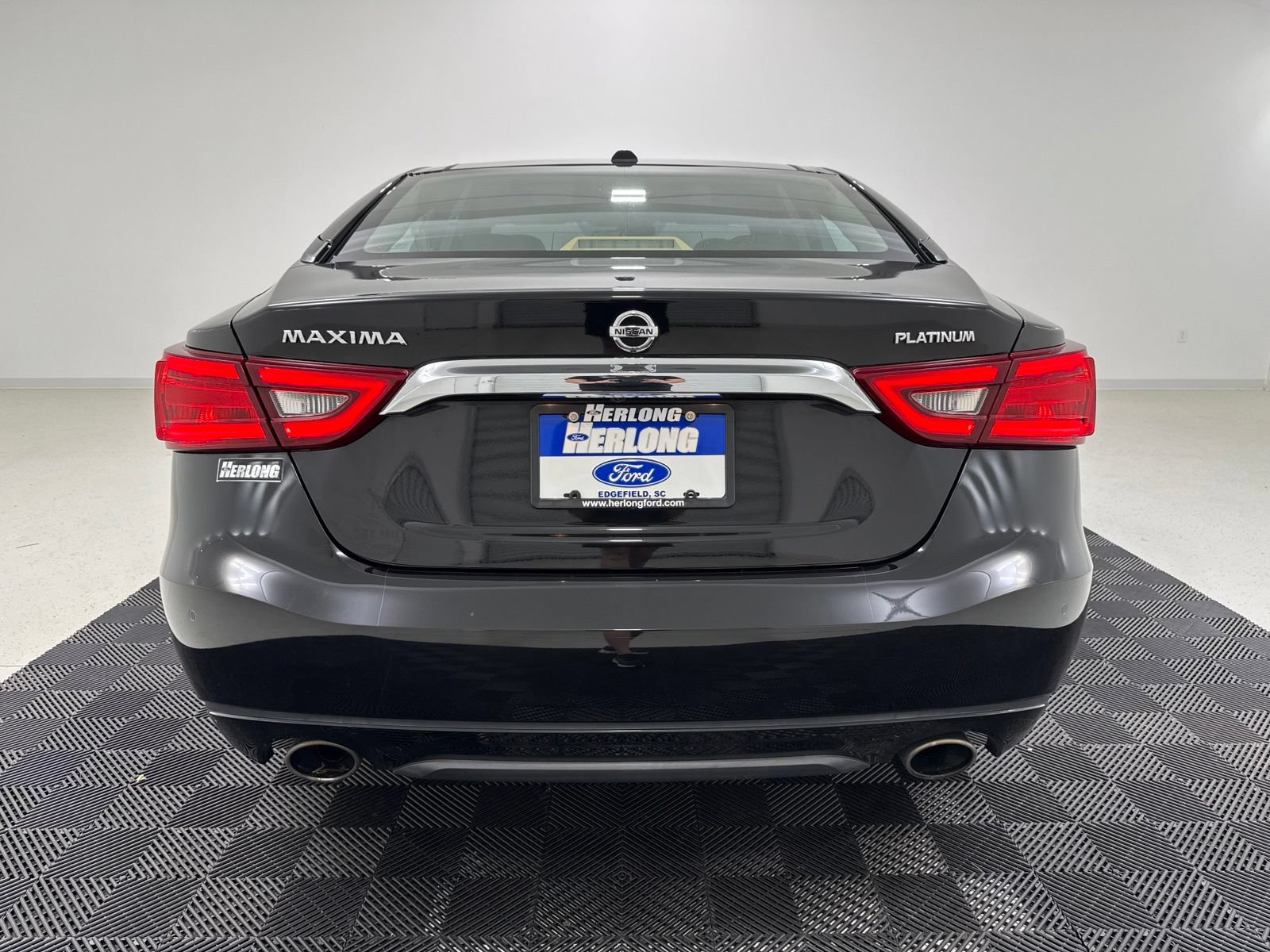 Used 2017 Nissan Maxima Platinum w/ Interior Lighting Package FWD image 5
