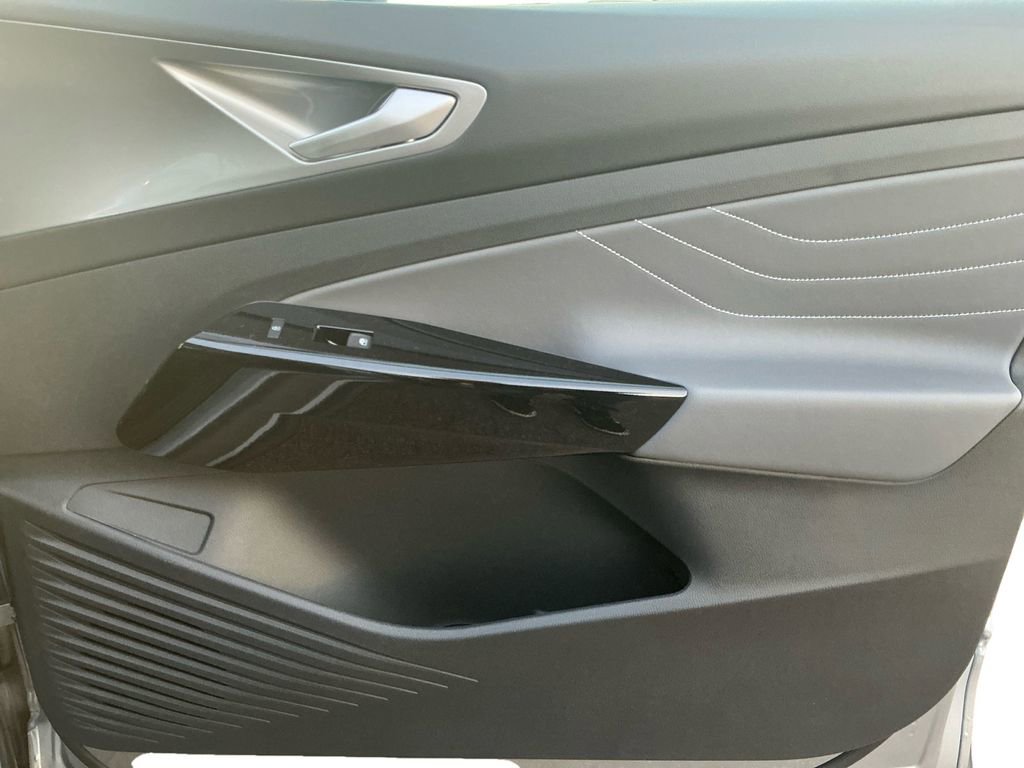 New 2026 Volkswagen ID.4 Pro S AWD/4WD image 16
