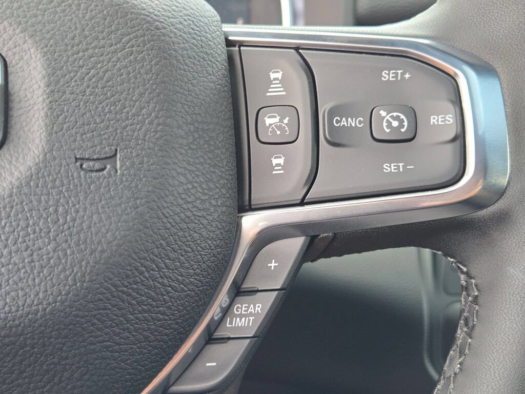 New 2026 RAM 2500 Laramie AWD/4WD image 39