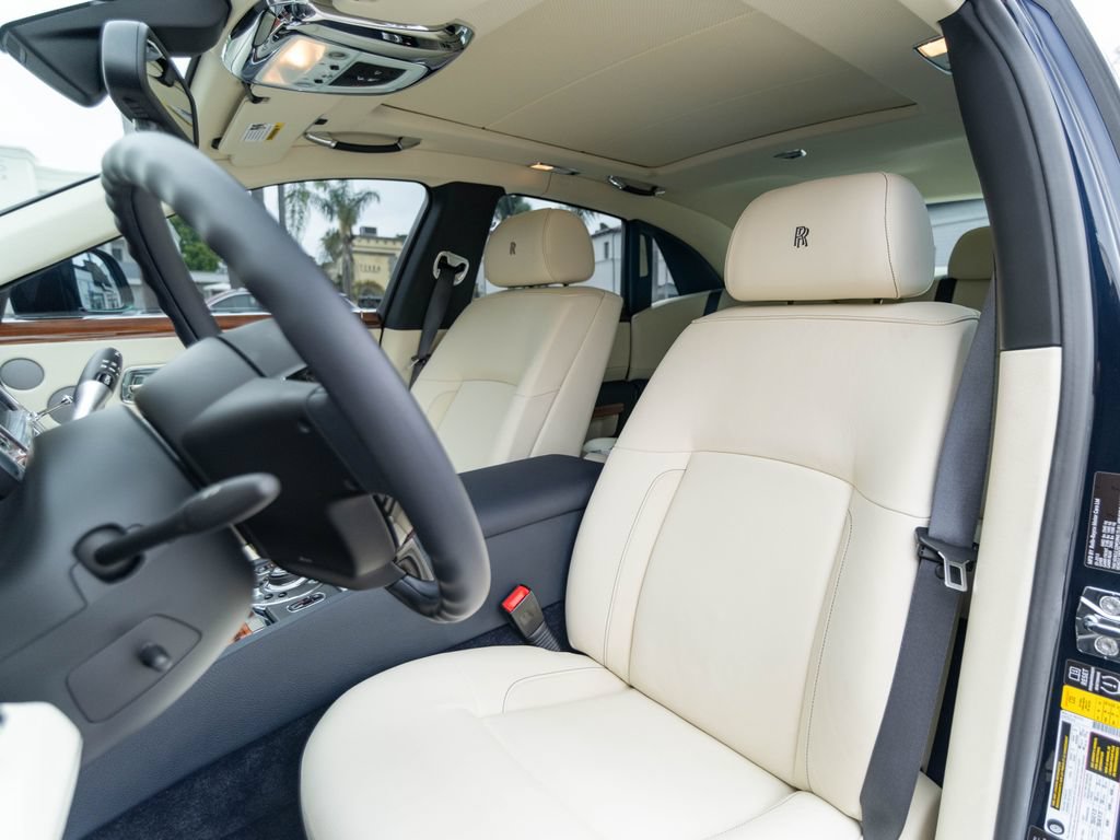 Used 2013 Rolls-Royce Ghost RWD image 26