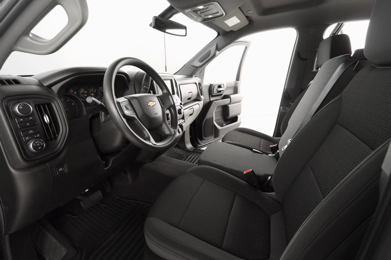 Used 2022 Chevrolet Silverado 2500 Custom w/ Custom Value Package image 12