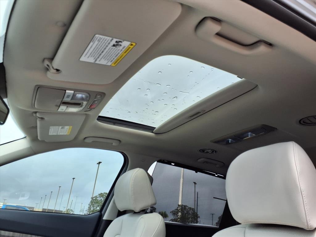 Used 2025 Kia Telluride EX w/ EX Captain's Chair Package image 10