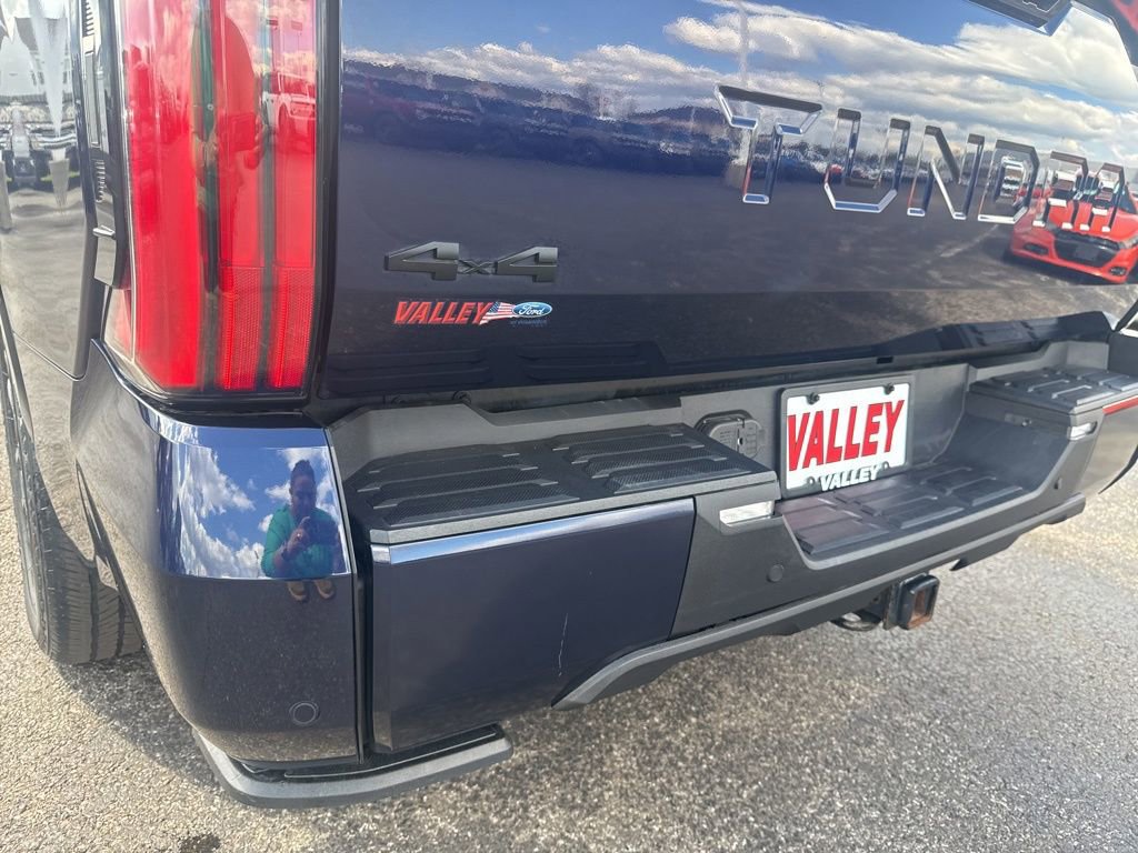 Used 2022 Toyota Tundra Platinum w/ Advanced Package image 17