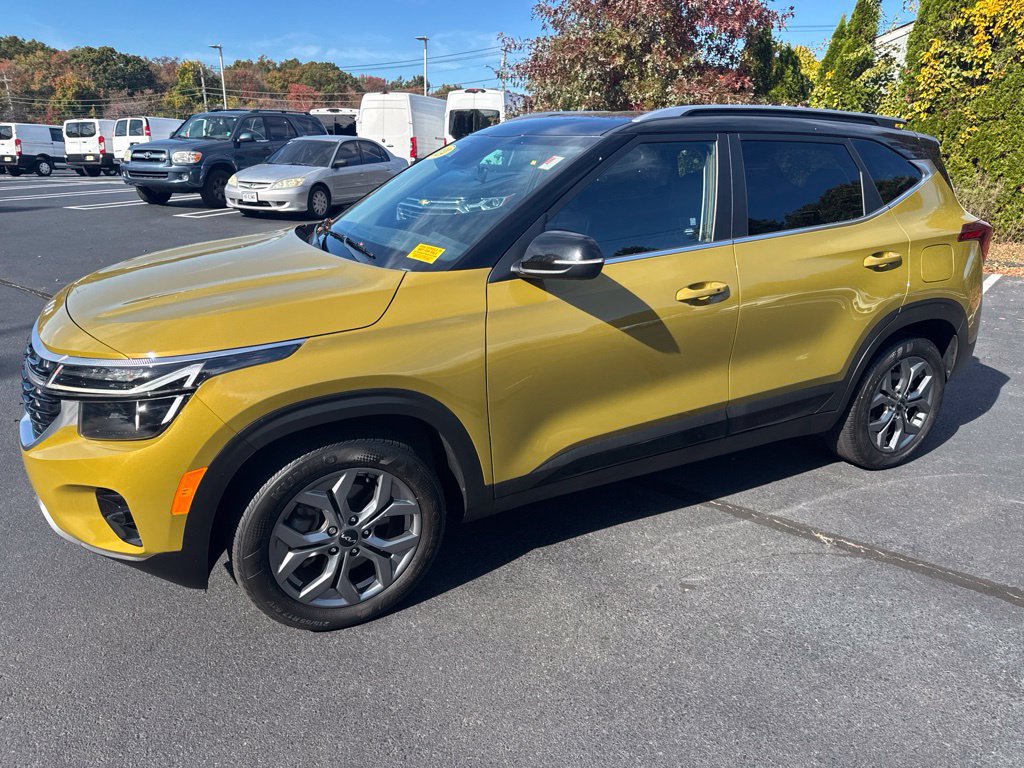 Used 2024 Kia Seltos S AWD/4WD image 1