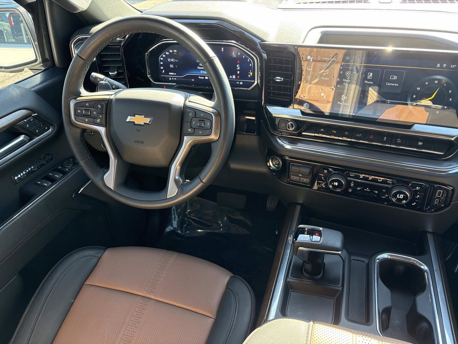 Used 2023 Chevrolet Silverado 1500 High Country w/ Technology Package image 27