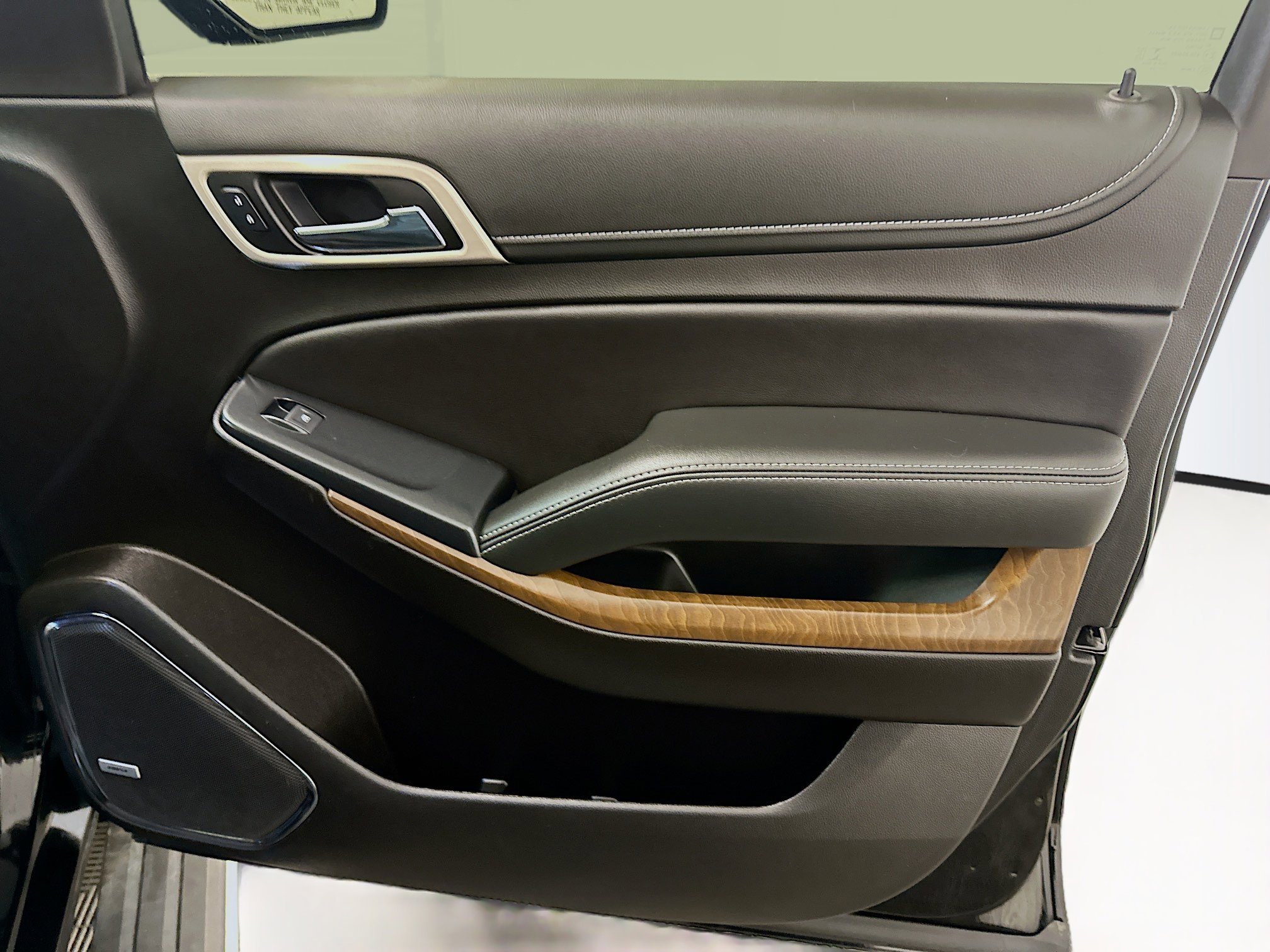 Used 2020 GMC Yukon Denali w/ Denali Premium Package image 36