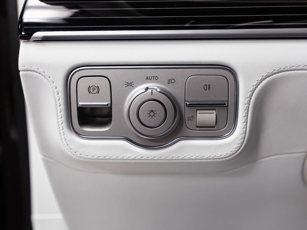 Certified 2024 Mercedes-Benz Maybach GLS 600 4MATIC image 10