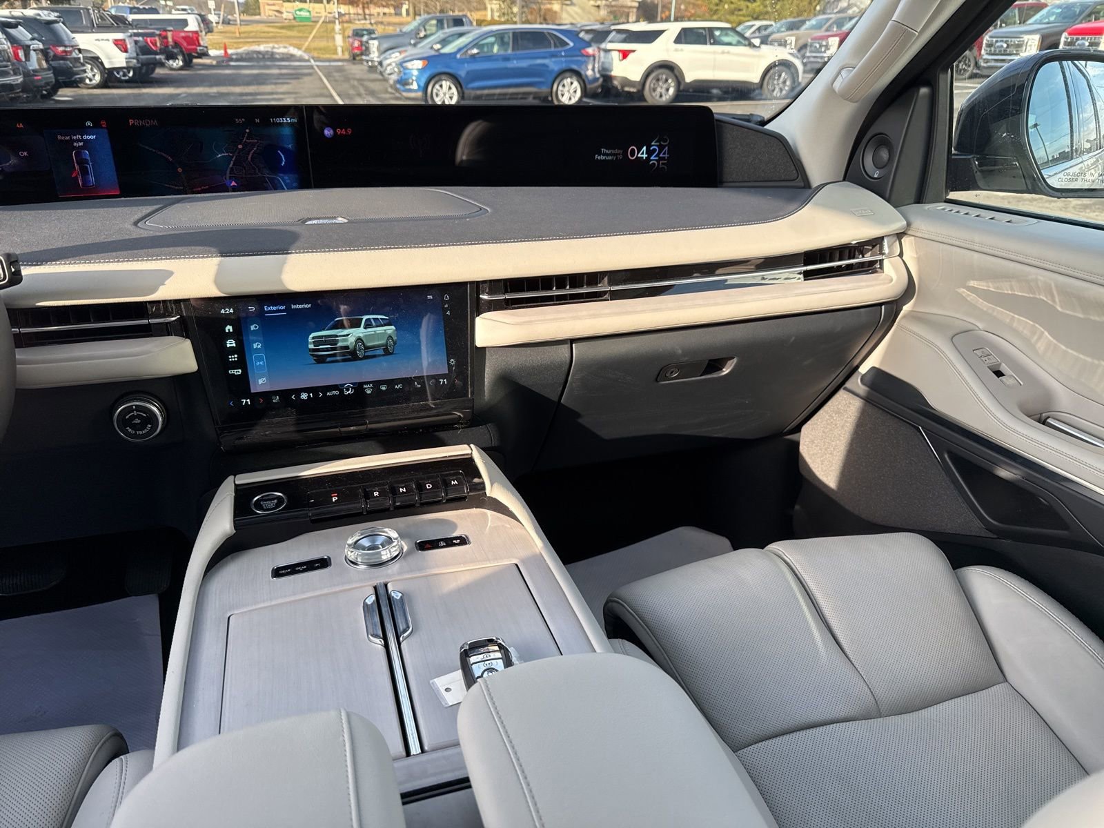 Used 2025 Lincoln Navigator L Reserve image 10