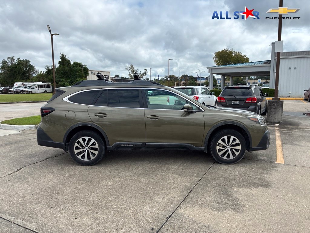 Used 2022 Subaru Outback Premium AWD/4WD image 2