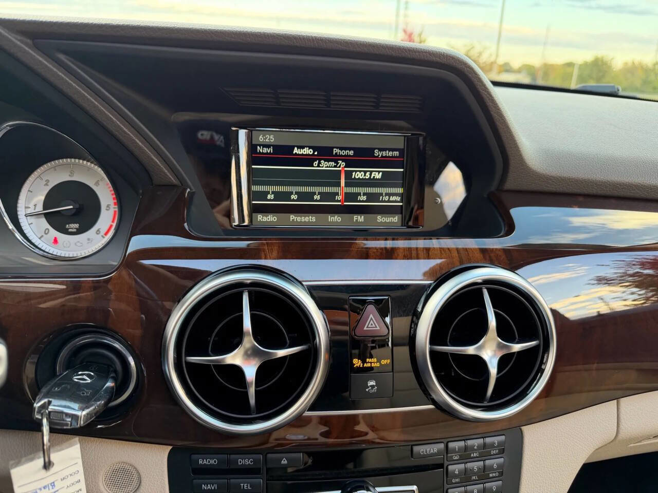 Used 2015 Mercedes-Benz GLK 250 BlueTEC 4MATIC image 15