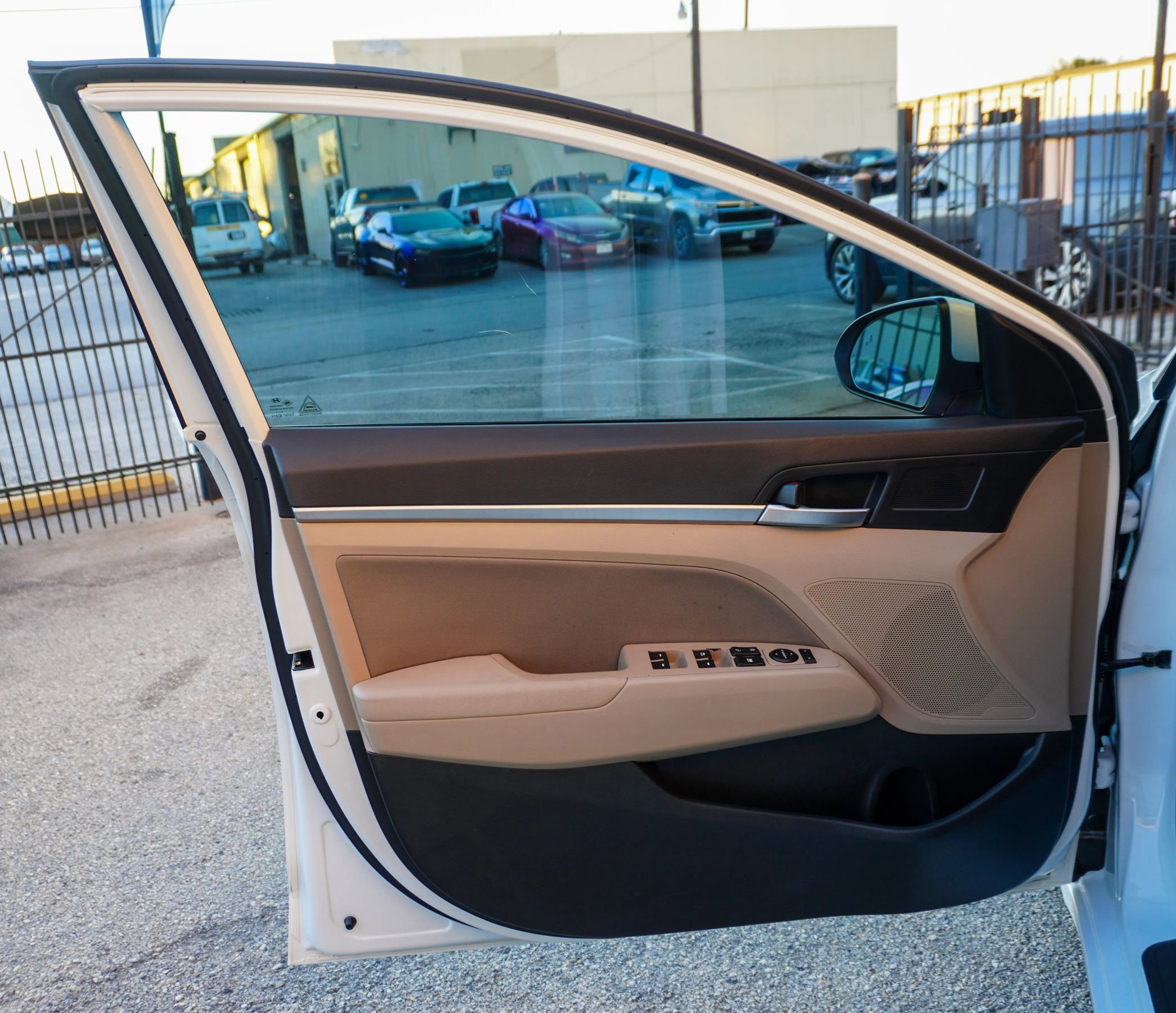 Used 2020 Hyundai Elantra ECO image 13