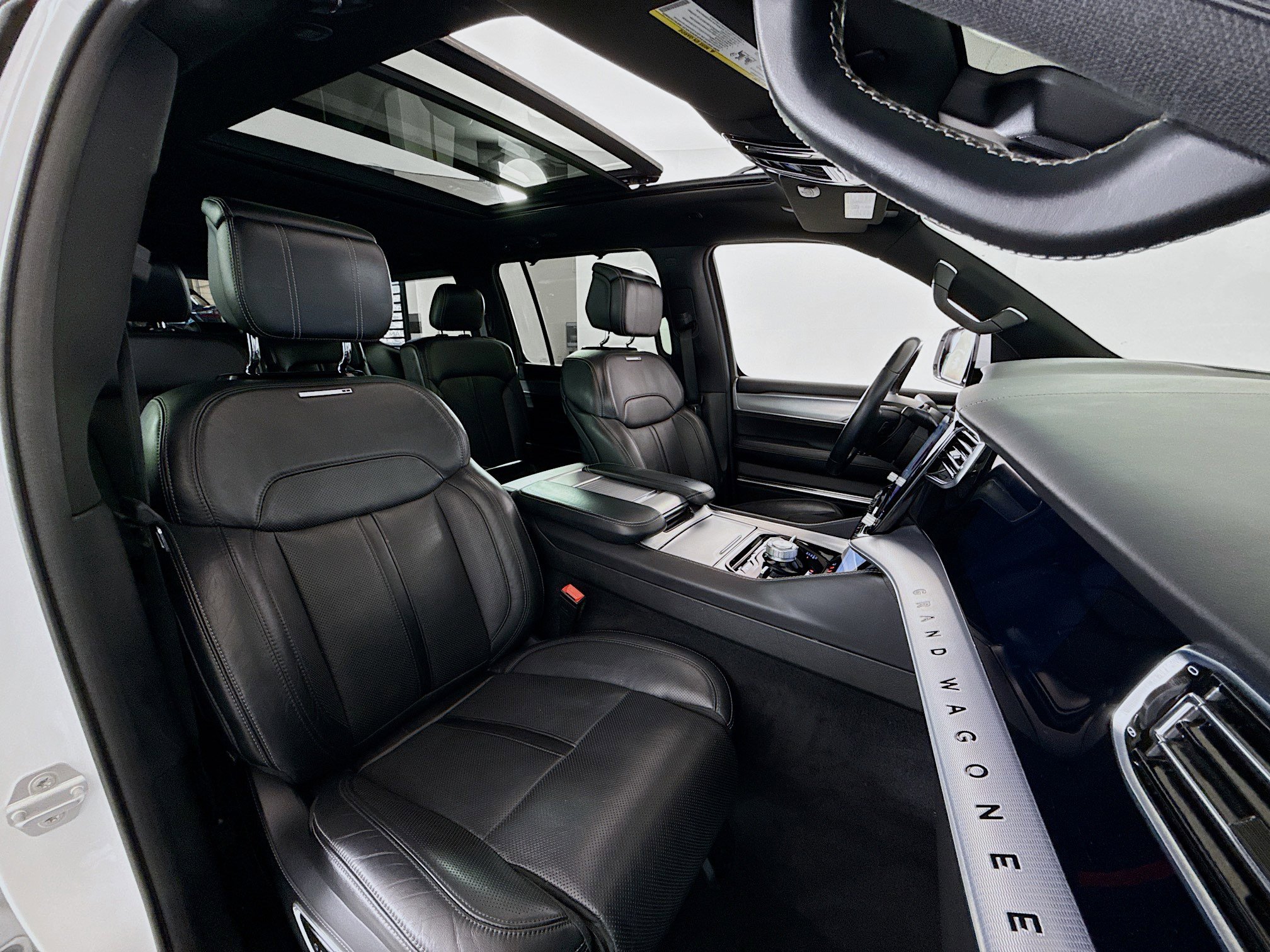 Used 2022 Jeep Grand Wagoneer Series I image 29