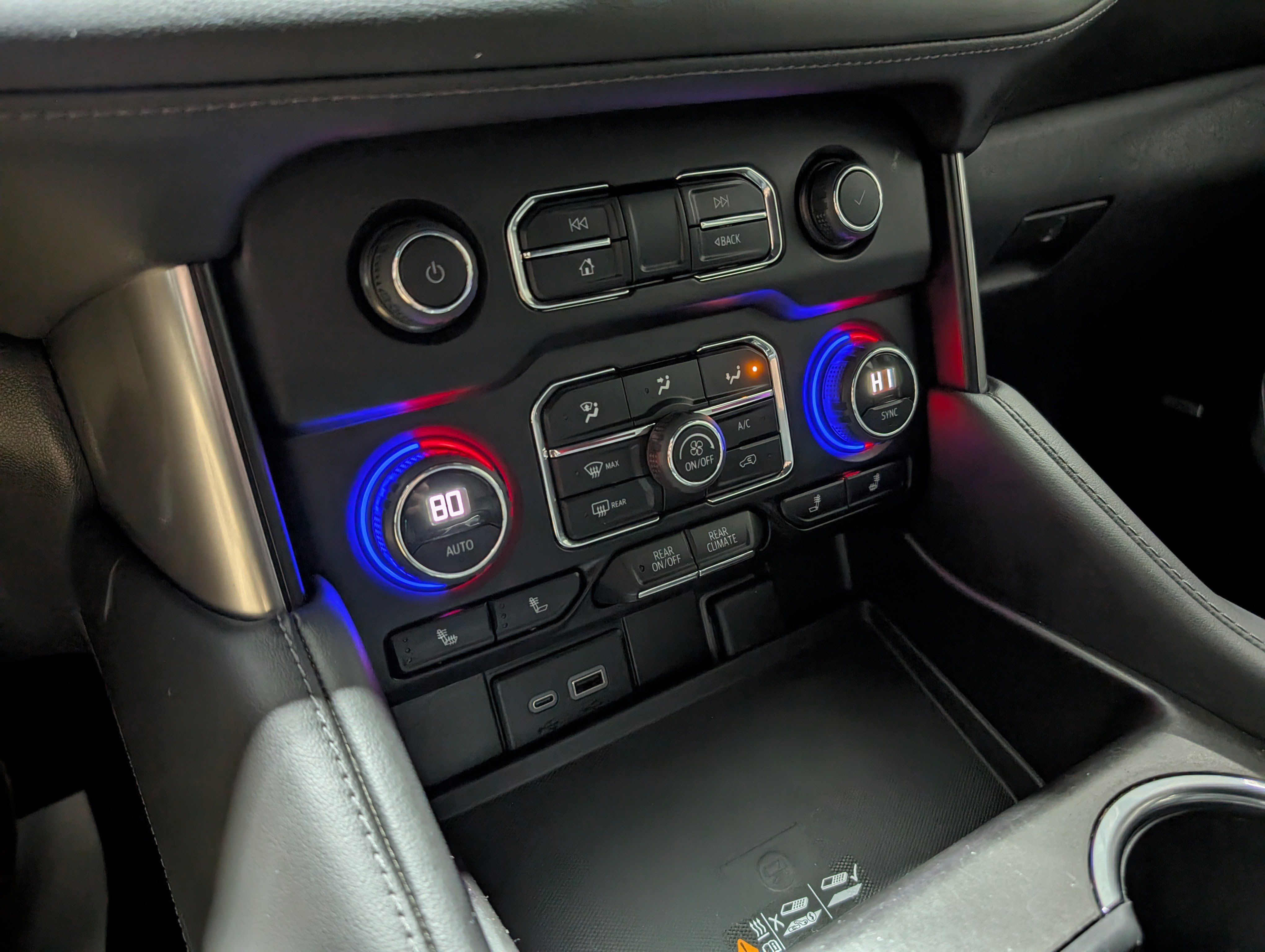 Used 2023 Chevrolet Suburban Z71 w/ Luxury Package image 27