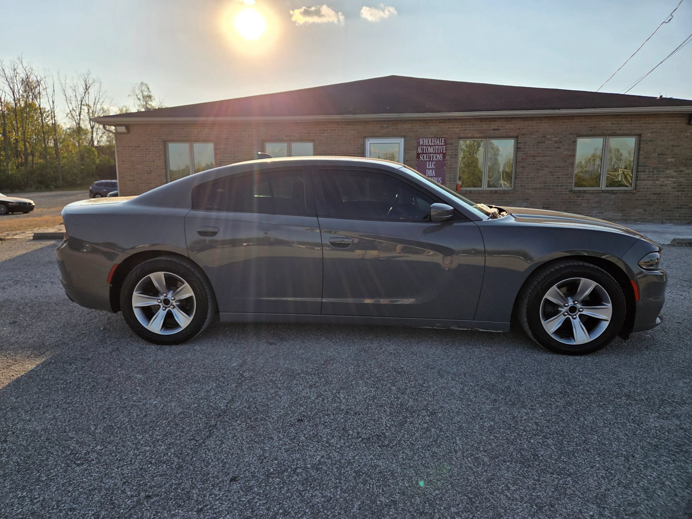 Used 2018 Dodge Charger SXT Plus RWD image 4
