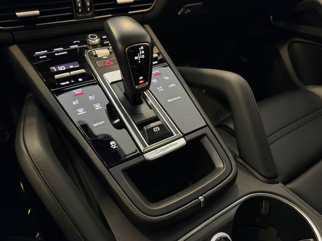 Used 2022 Porsche Cayenne Platinum Edition AWD/4WD image 19