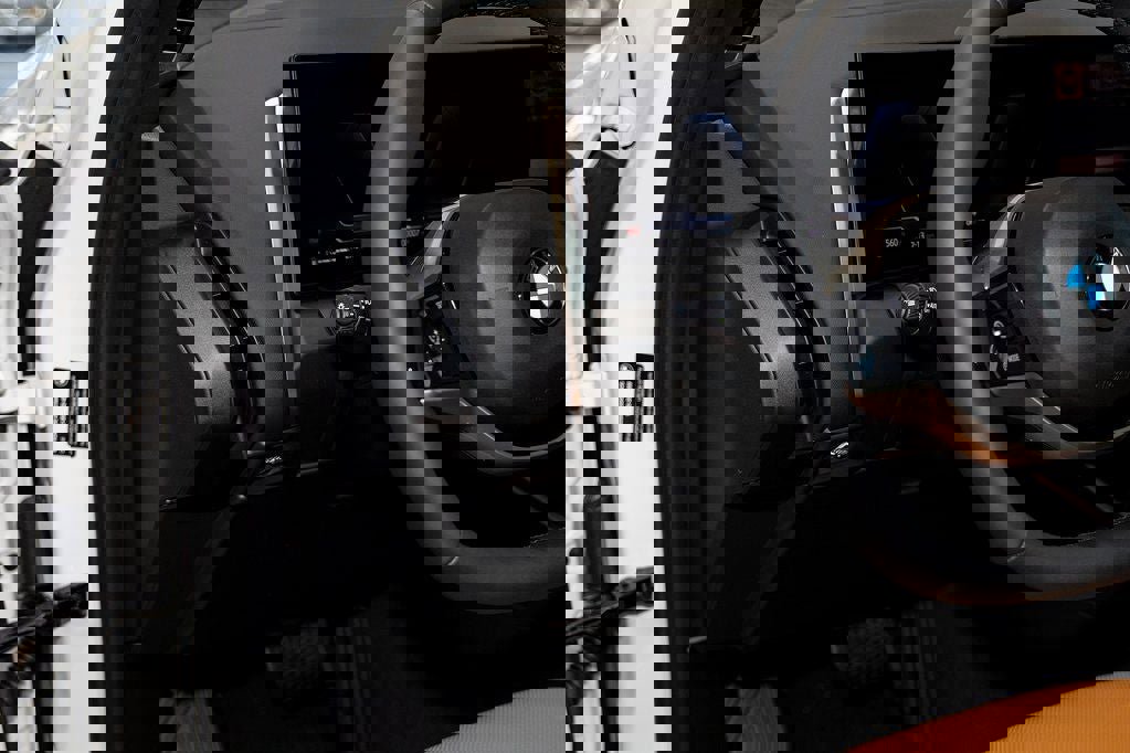 Used 2025 BMW X3 xDrive30i w/ Premium Package image 14