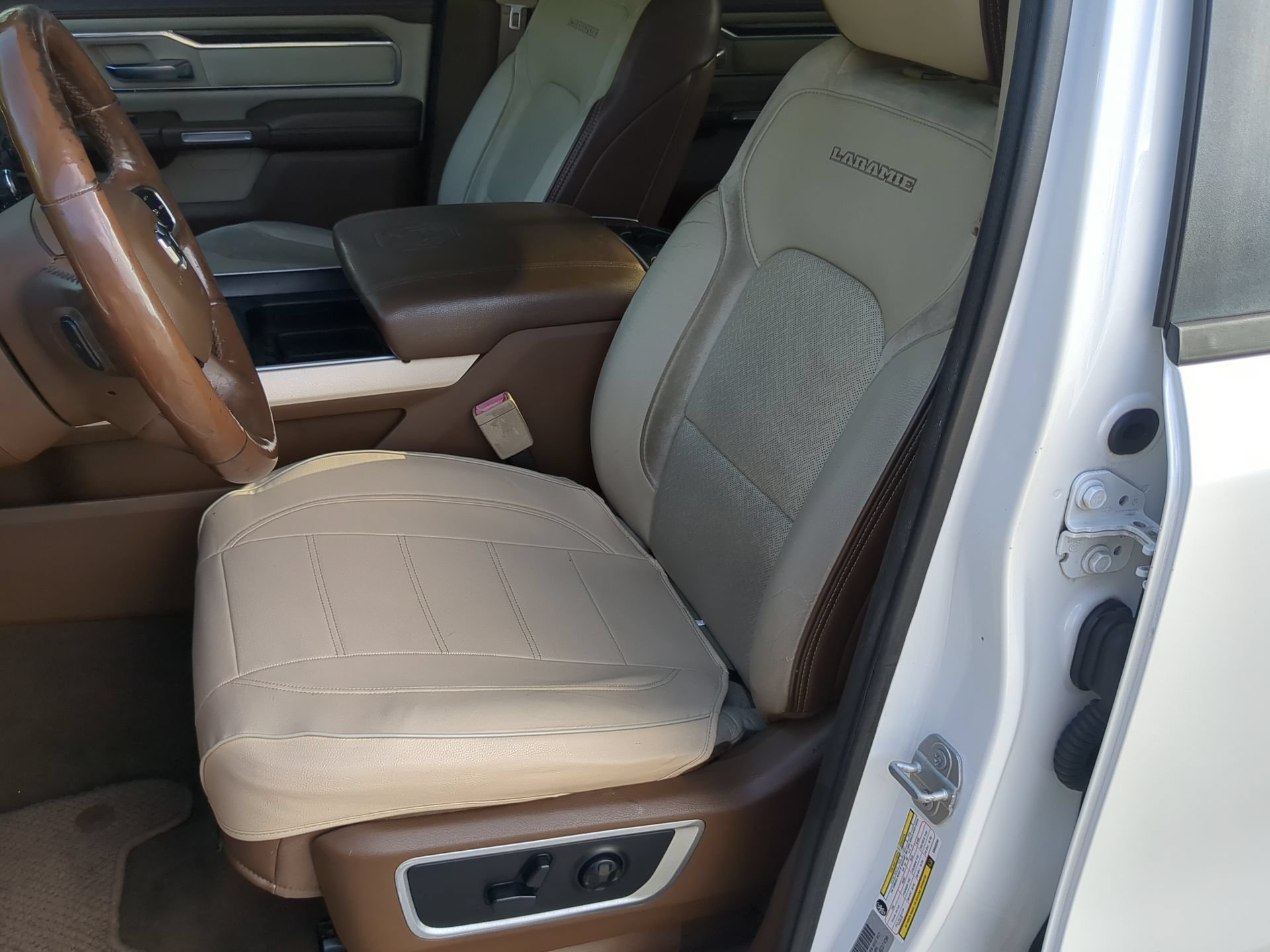Used 2019 RAM 1500 Laramie AWD/4WD image 57
