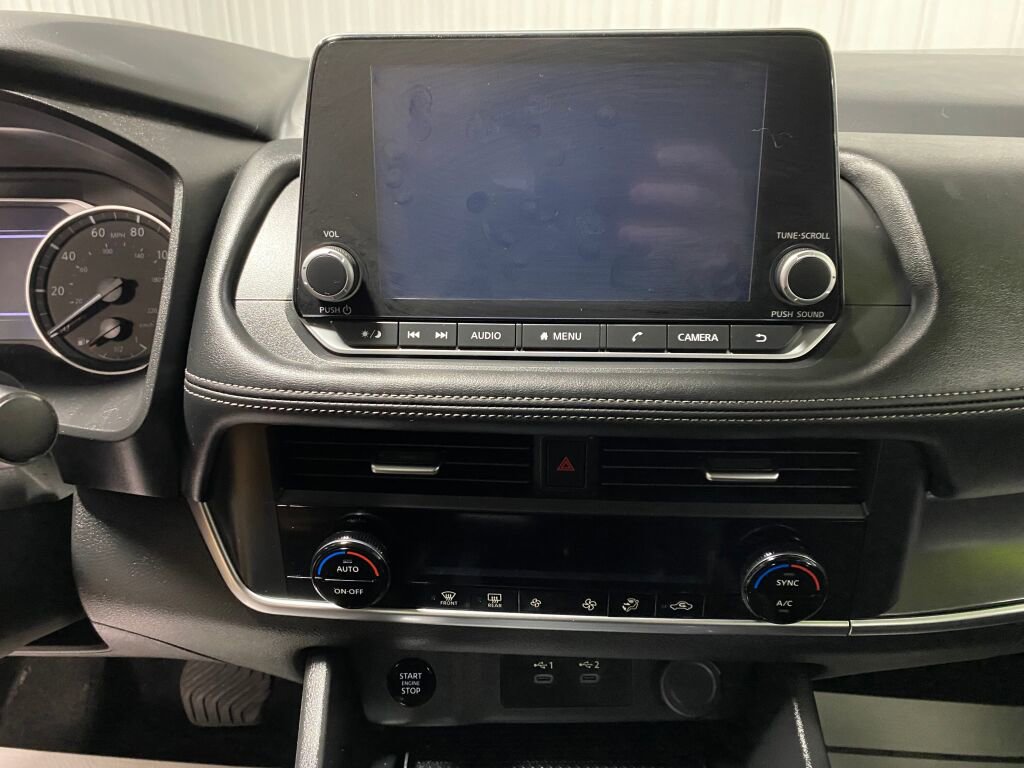 Used 2024 Nissan Rogue SV image 12