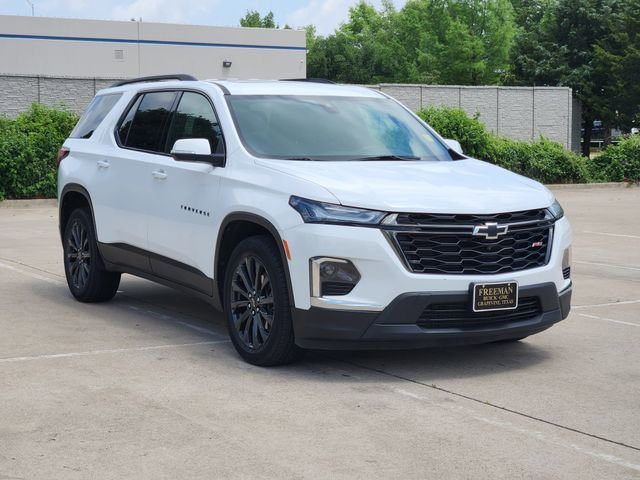 Used 2022 Chevrolet Traverse RS w/ LPO, Floor Liner Package AWD/4WD image 3