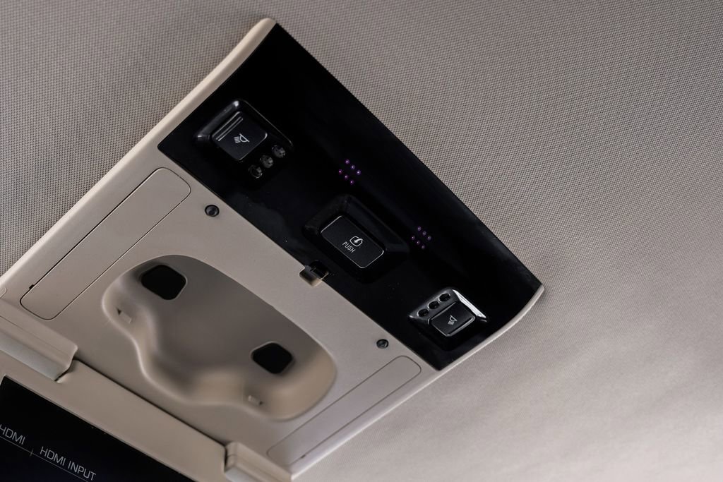 Used 2020 Cadillac Escalade ESV Premium Luxury image 40