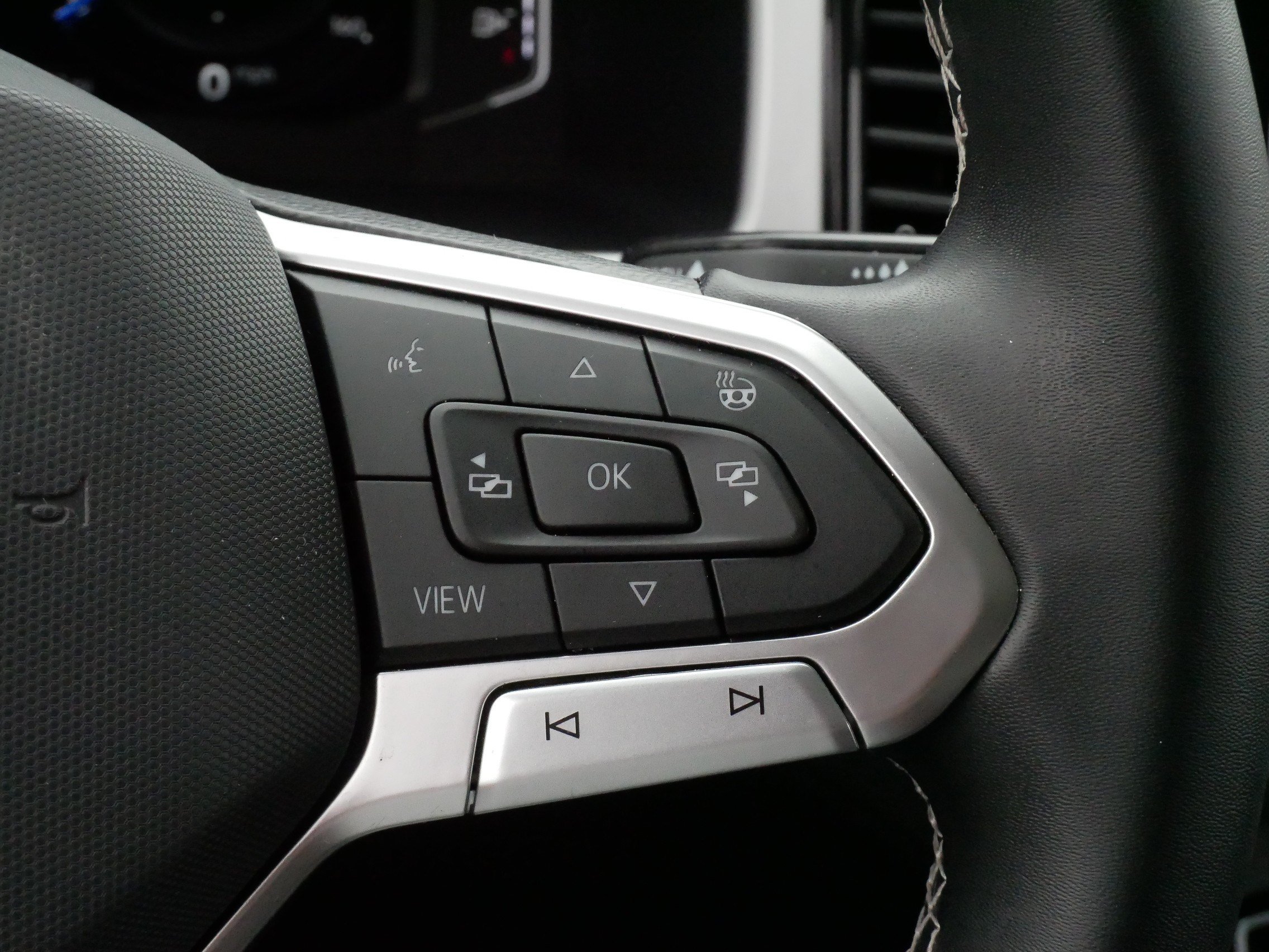 Certified 2023 Volkswagen Atlas SEL AWD/4WD image 25