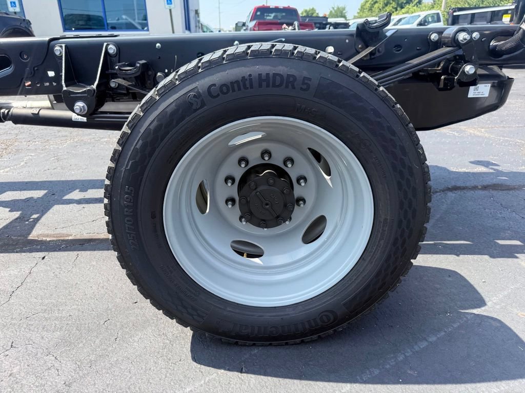 New 2026 Ford F550 4x4 Regular Cab Super Duty image 31