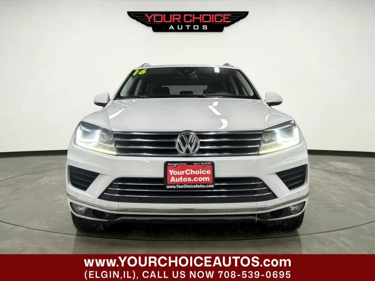 Used 2016 Volkswagen Touareg VR6 image 8