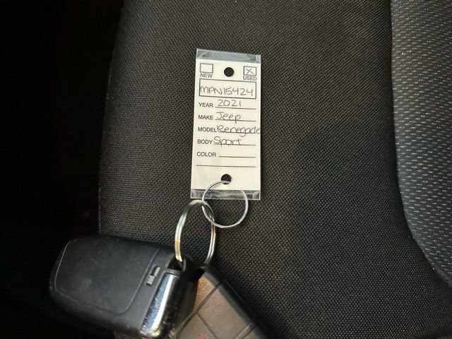 Used 2021 Jeep Renegade Sport image 39