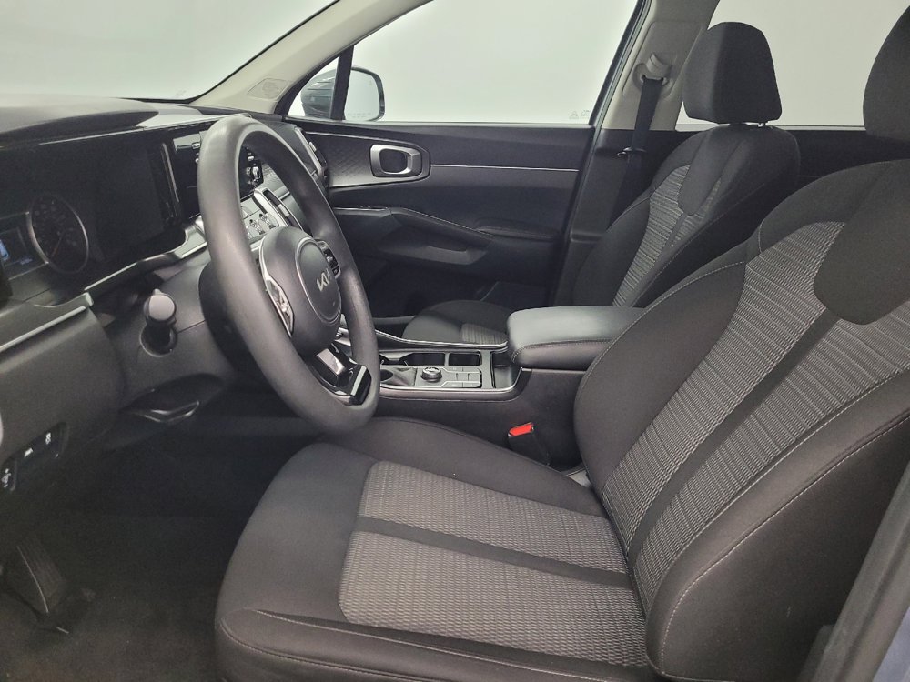 Used 2023 Kia Sorento LX FWD image 17