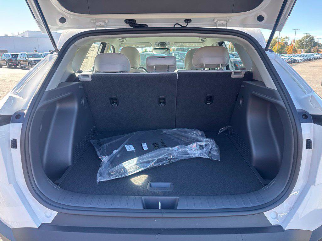 New 2027 Hyundai Kona SE AWD/4WD image 8