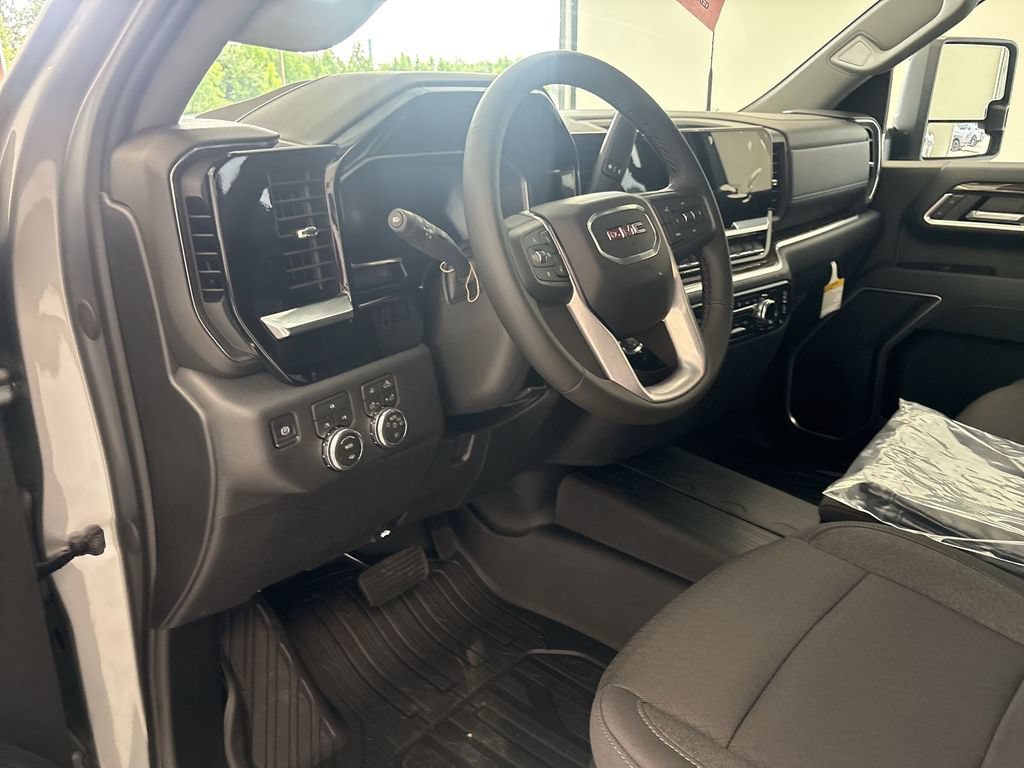New 2026 GMC Sierra 3500 SLE w/ SLE Value Package AWD/4WD image 10
