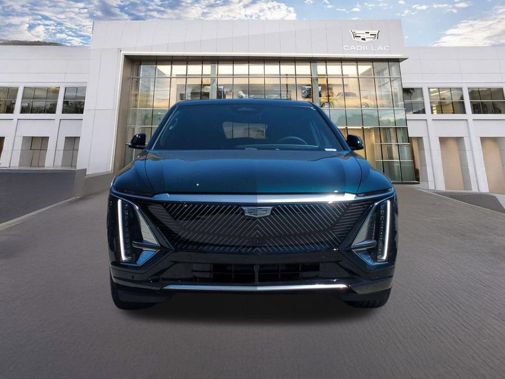 New 2026 Cadillac Lyriq Luxury AWD/4WD image 2