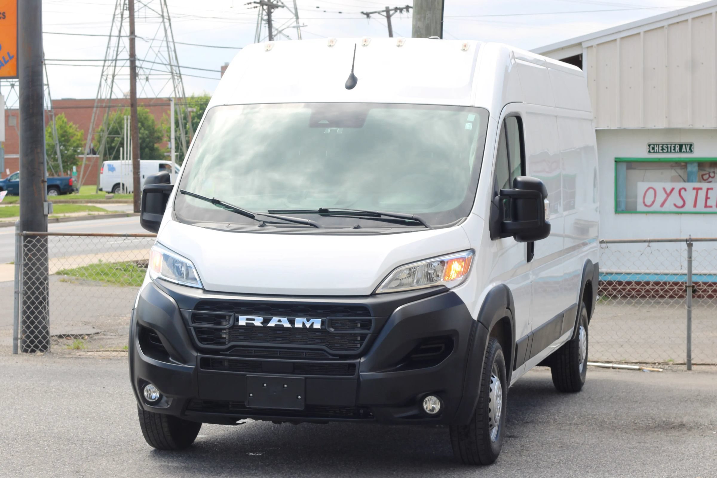 Used 2025 RAM ProMaster 2500 w/ Convenience Group FWD image 3