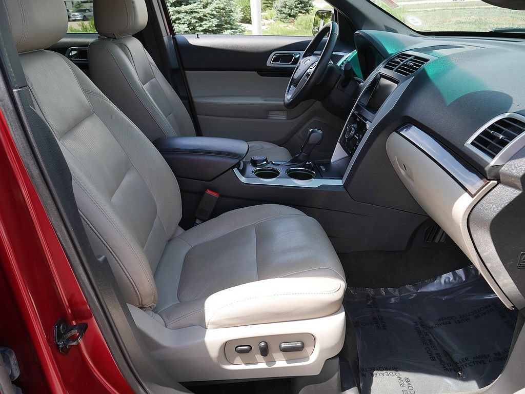 Used 2014 Ford Explorer Limited w/ Equipment Group 302A AWD/4WD image 62
