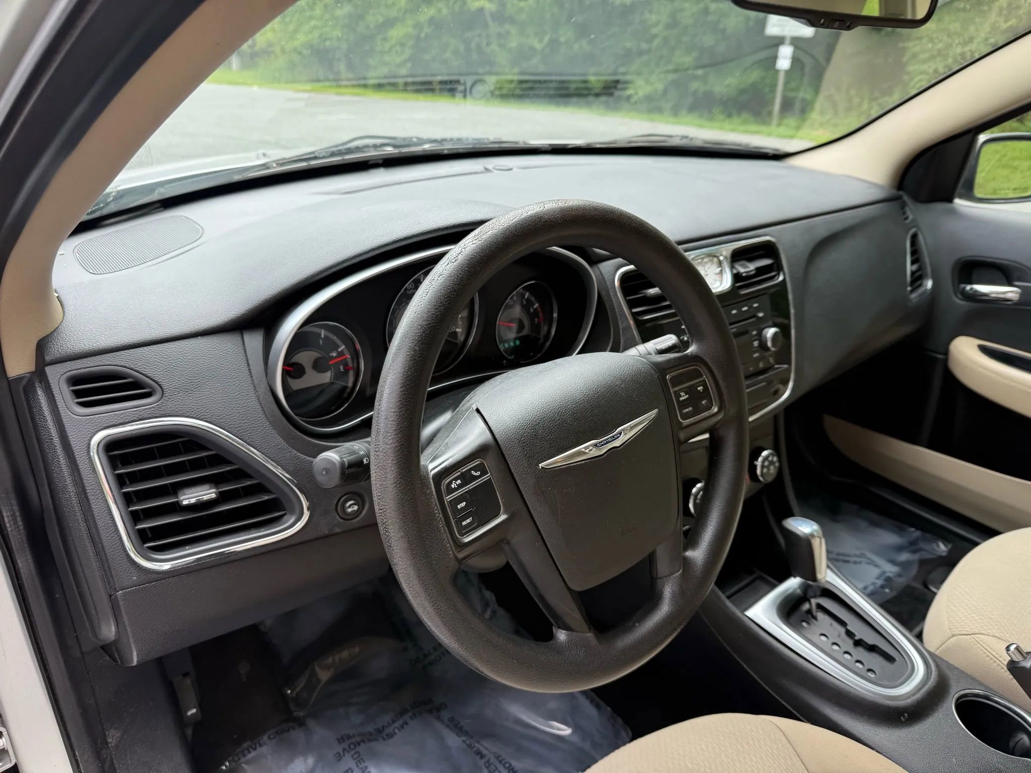 Used 2012 Chrysler 200 LX image 23