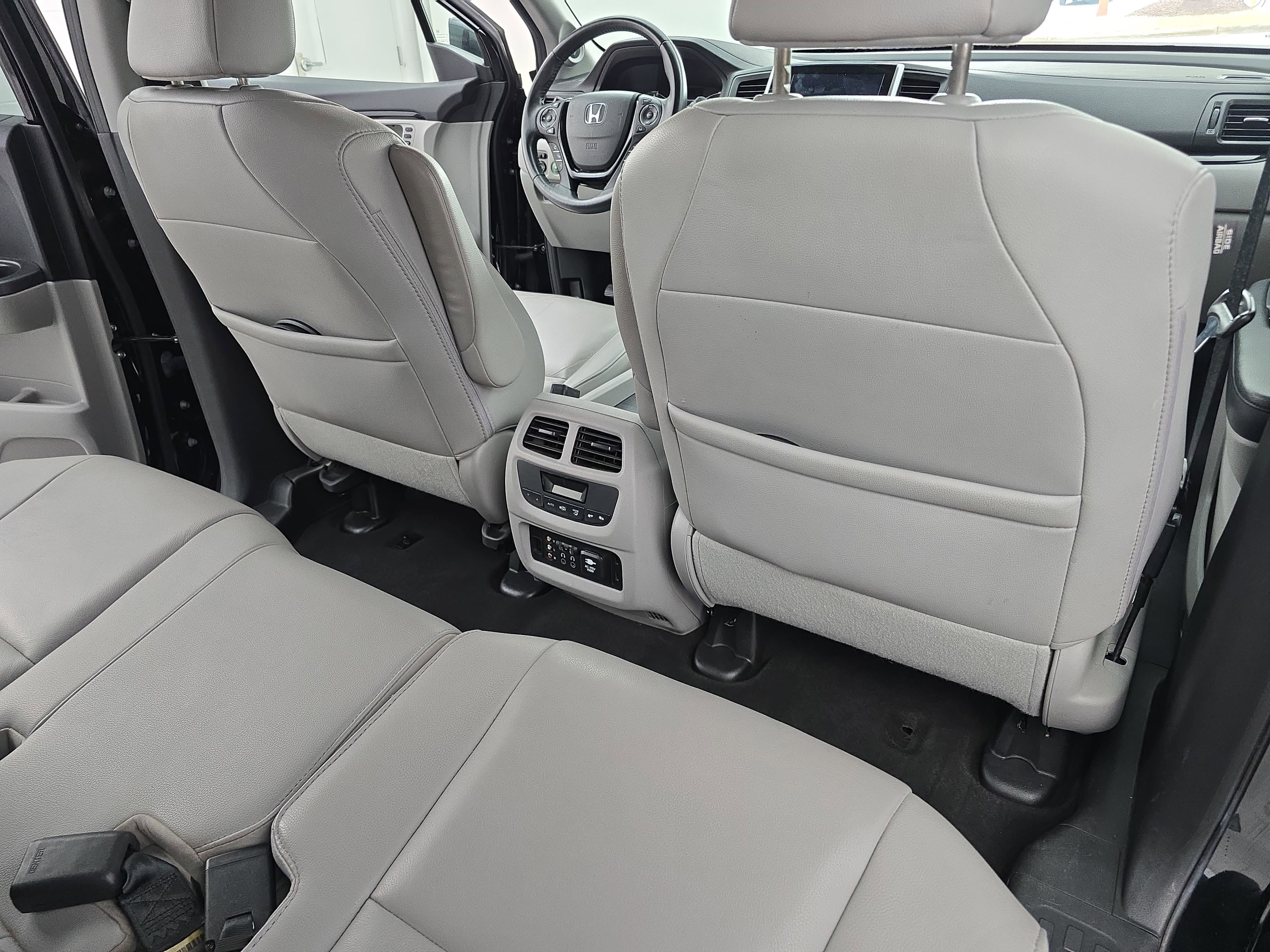 Used 2016 Honda Pilot Touring image 11