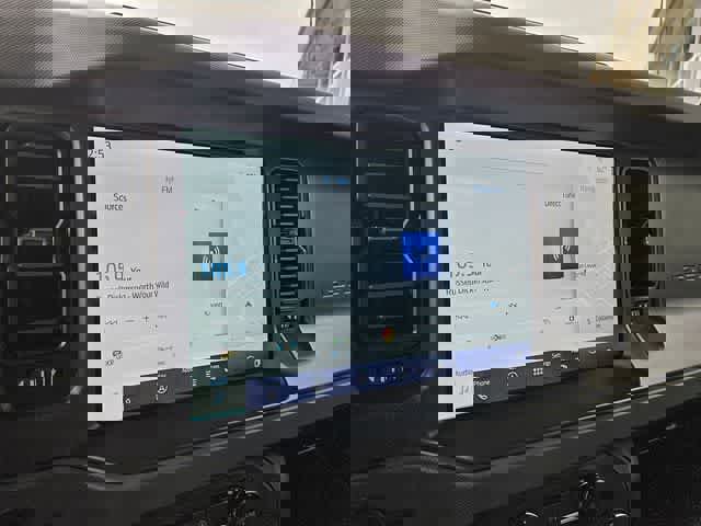 Used 2024 Ford Bronco Everglades image 30