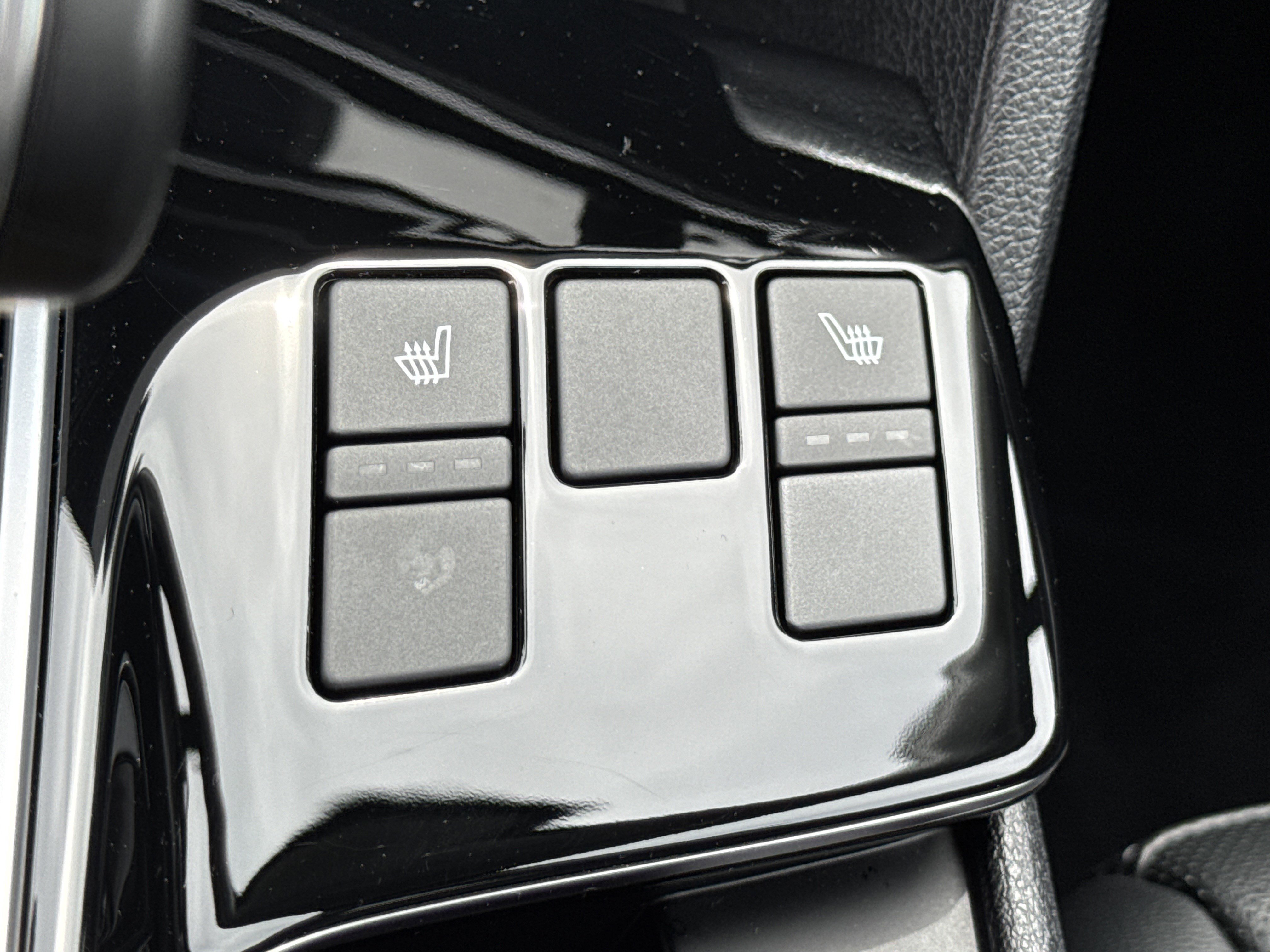 Certified 2025 Kia Sportage EX image 33