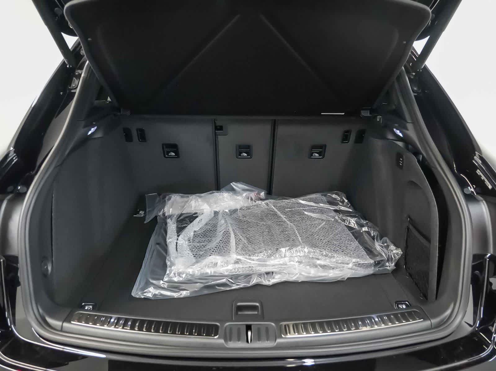 New 2026 Porsche Macan S AWD/4WD image 26