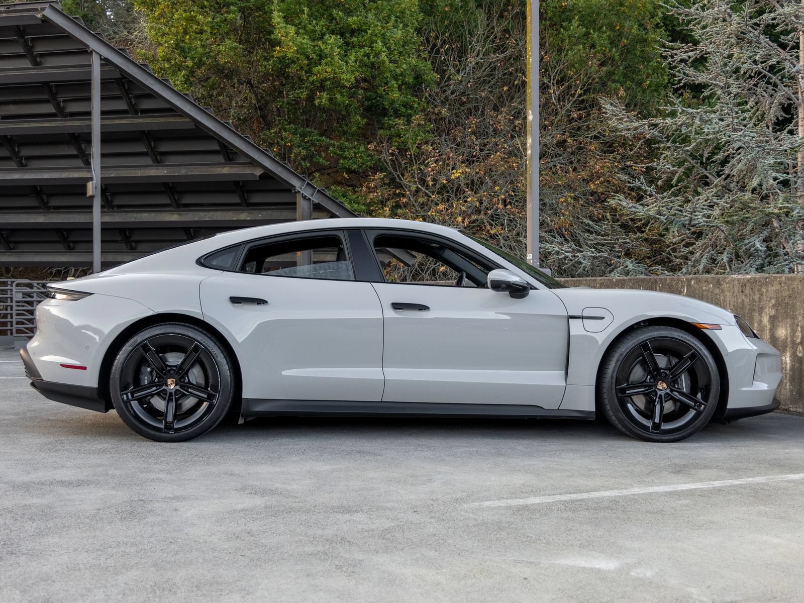 Certified 2025 Porsche Taycan AWD/4WD image 12