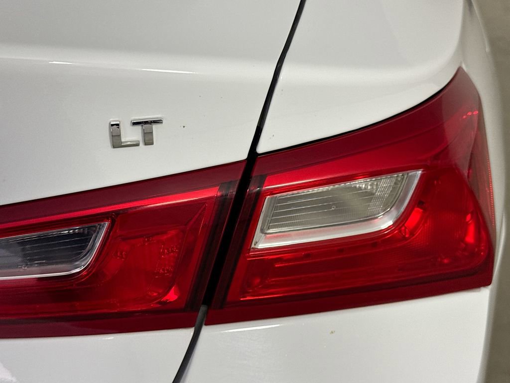 Used 2024 Chevrolet Malibu LT FWD image 32