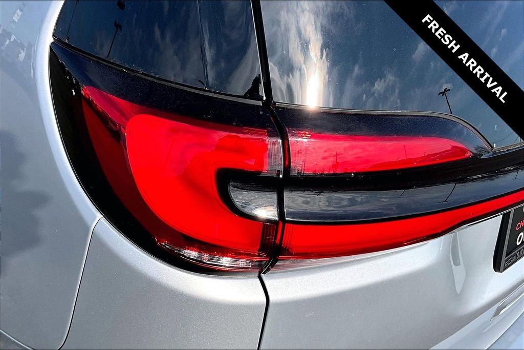 Used 2024 Chrysler Pacifica Touring-L image 22