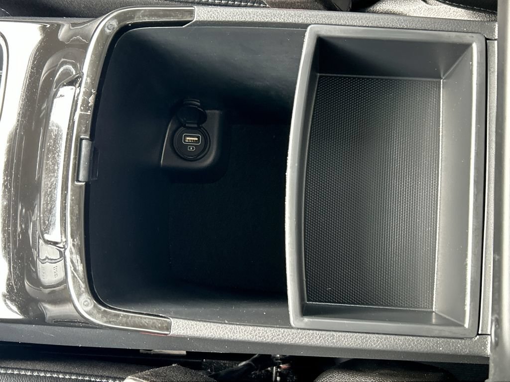 Used 2020 Kia Telluride SX w/ Towing Package FWD image 18
