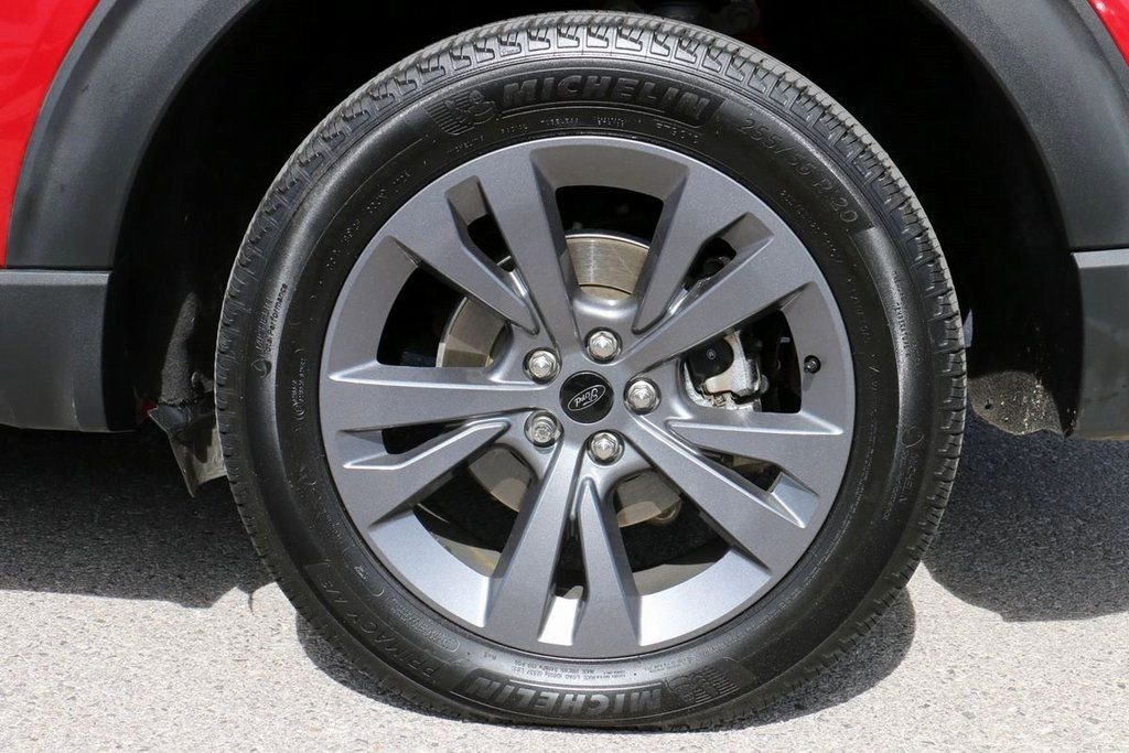 Certified 2022 Ford Explorer XLT w/ Equipment Group 202A image 8