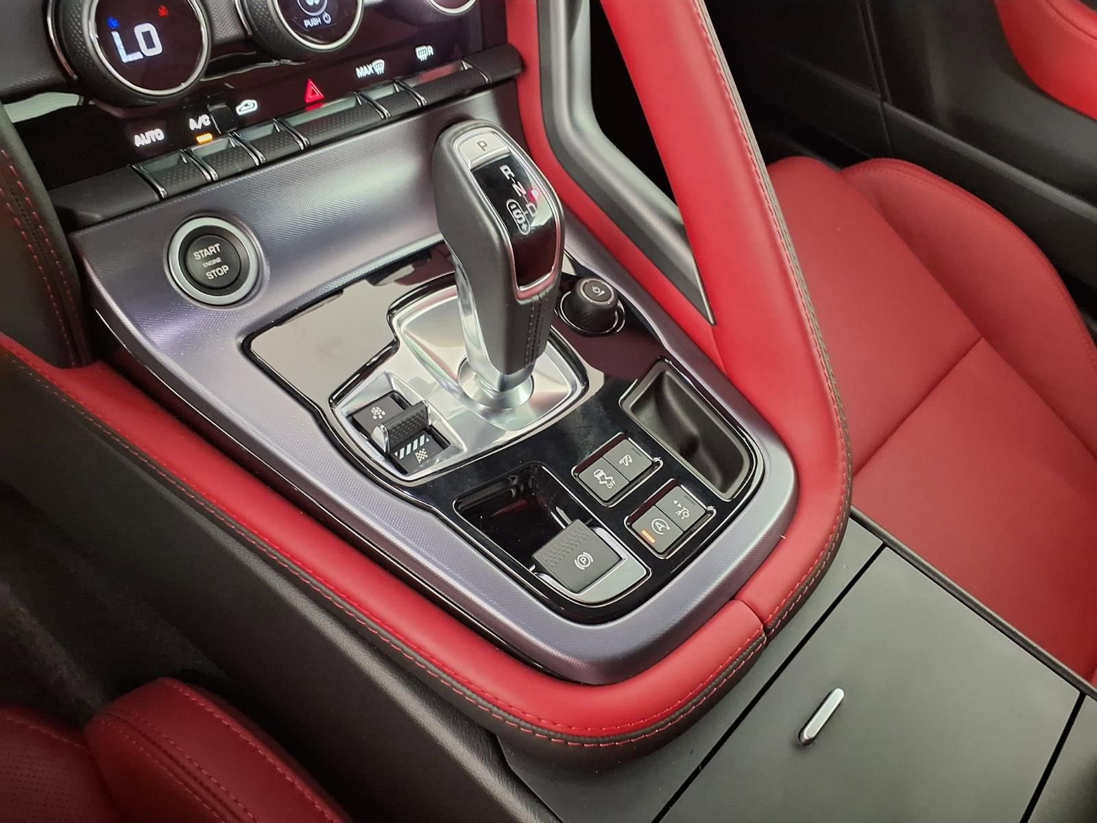 Used 2022 Jaguar F-TYPE Coupe image 16