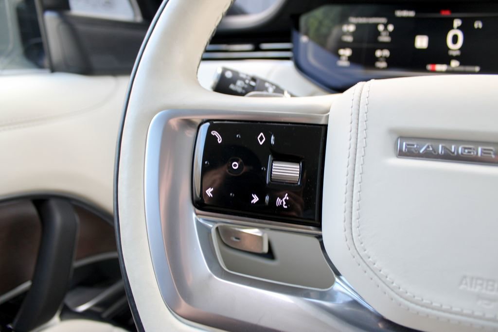 Used 2023 Land Rover Range Rover Long Wheelbase Autobiography image 12