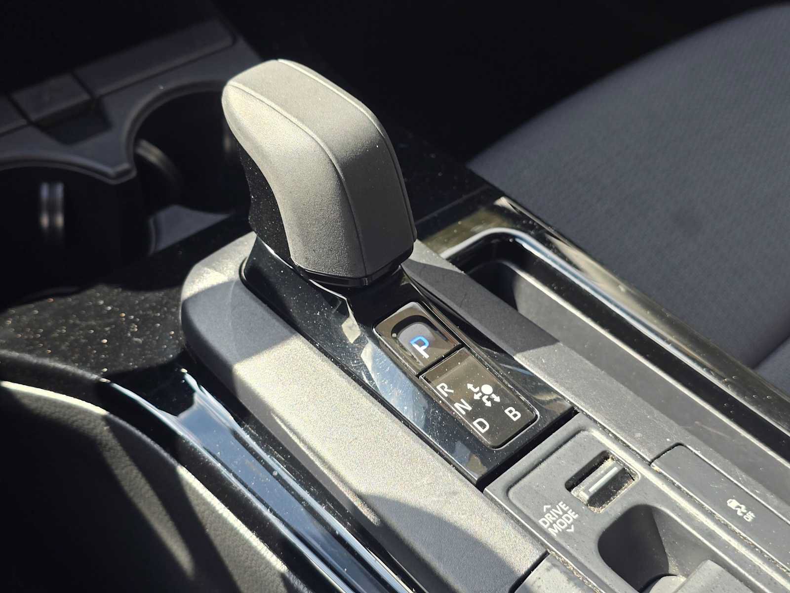 Certified 2025 Toyota Prius LE FWD image 29