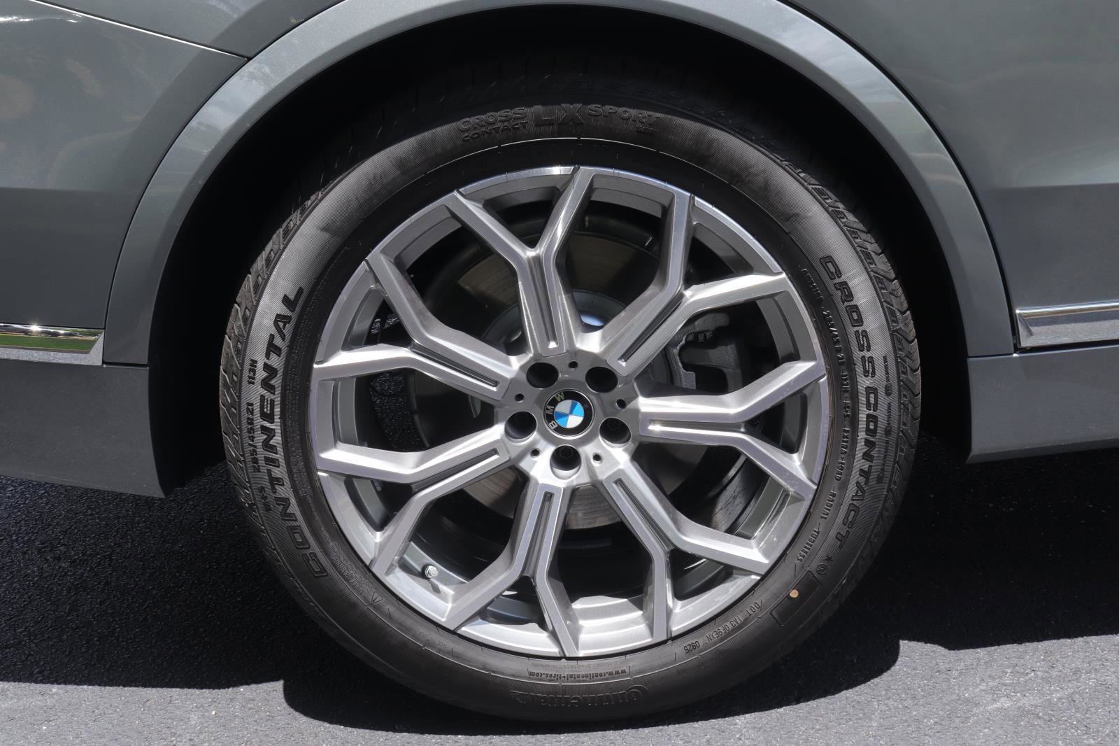 New 2026 BMW X7 xDrive40i w/ Premium Package image 48
