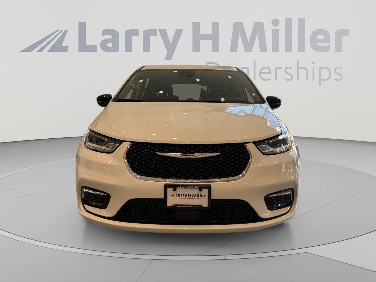 Used 2024 Chrysler Pacifica Limited FWD image 7
