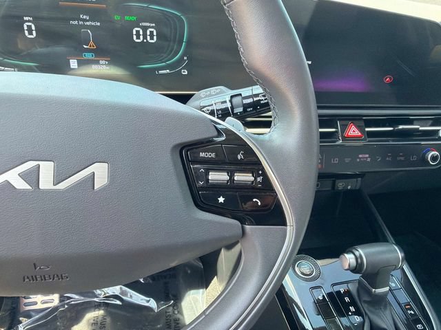 Used 2023 Kia Niro EX Touring FWD image 59